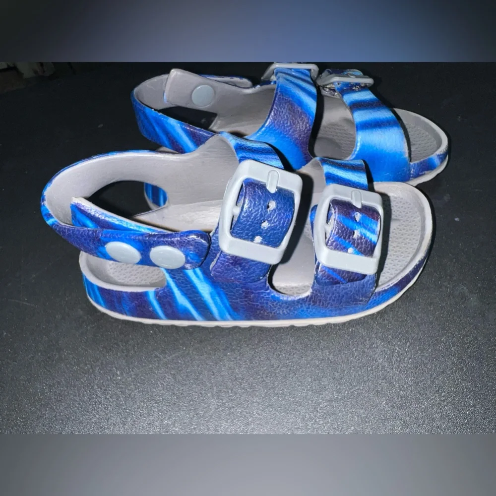 Blue‎ Kids Sandals size 7